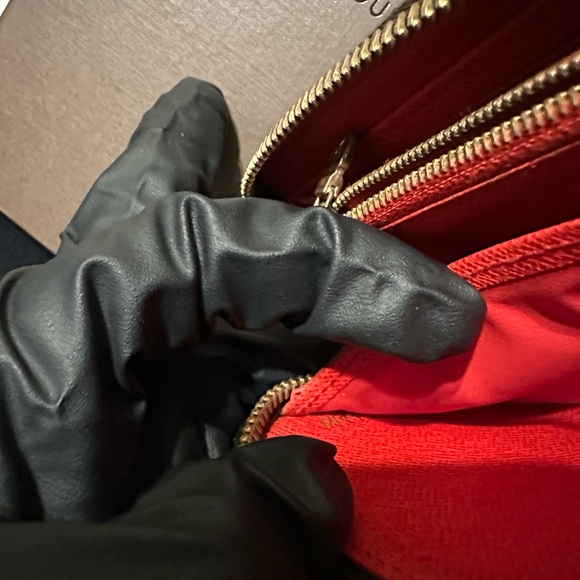 Louis Vuitton Zippy Monogram Wallet - Picture 12 of 15